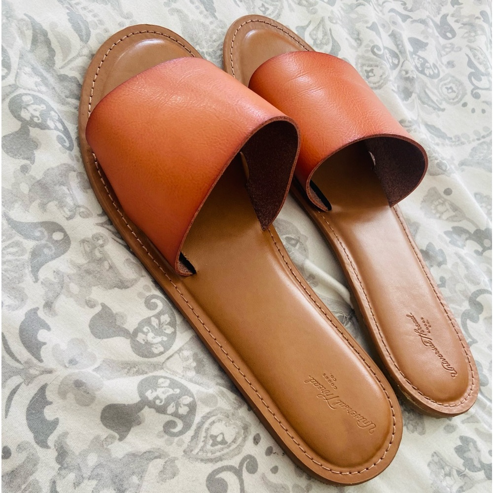Universal Thread Sandals - Picture 3 of 3